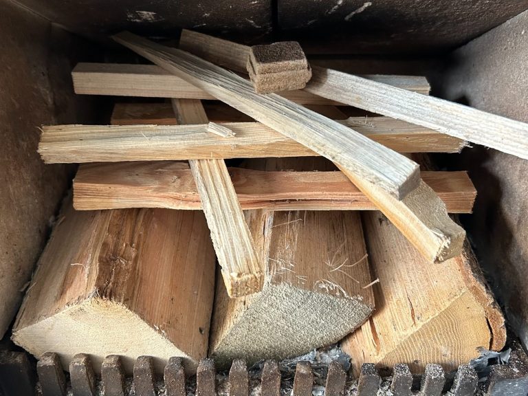Fireplace set for top-down lighting